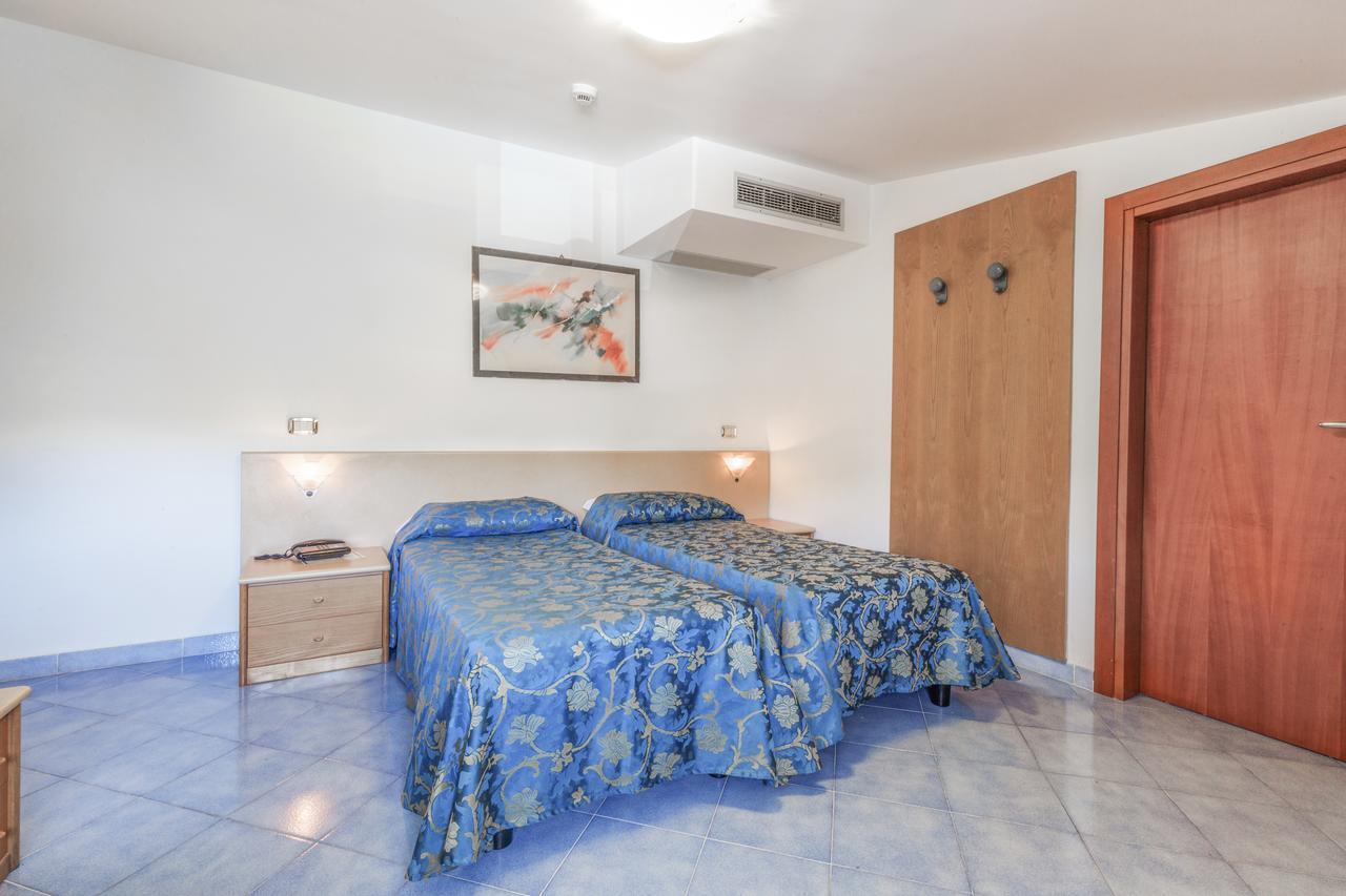 Hotel La Pergoletta Сант-Агата-суи-Дуэ-Гольфи Экстерьер фото