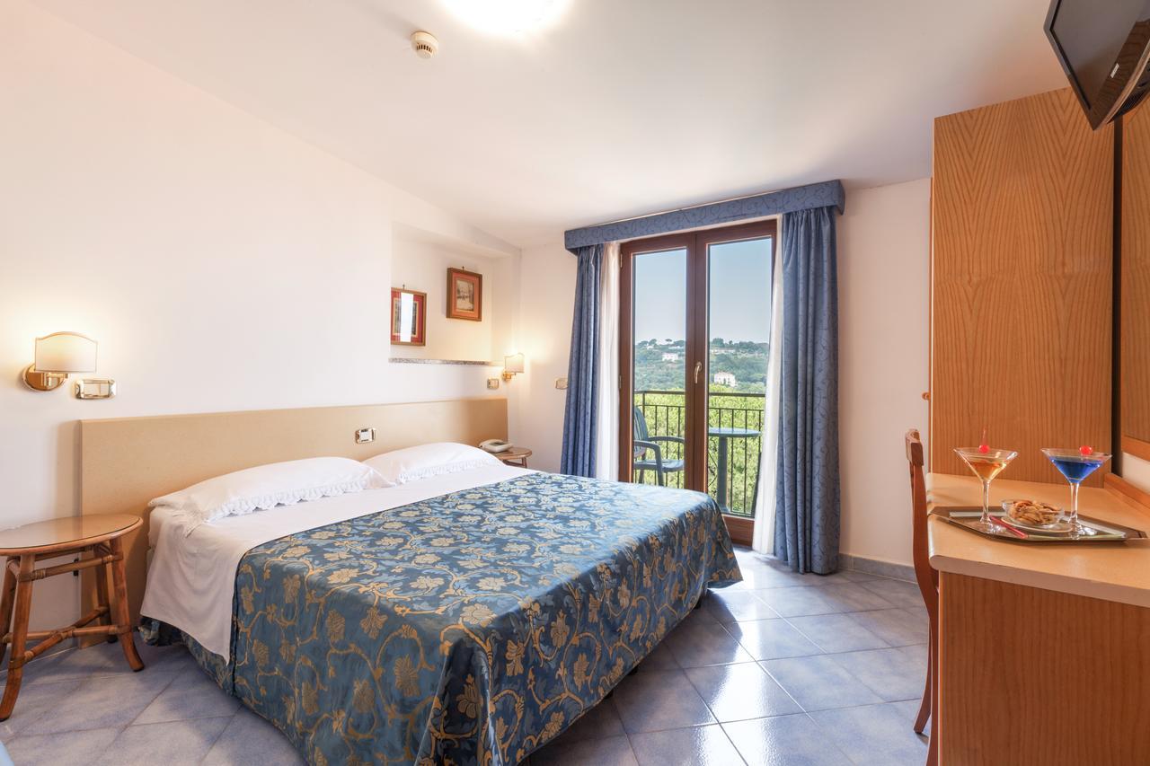 Hotel La Pergoletta Сант-Агата-суи-Дуэ-Гольфи Экстерьер фото