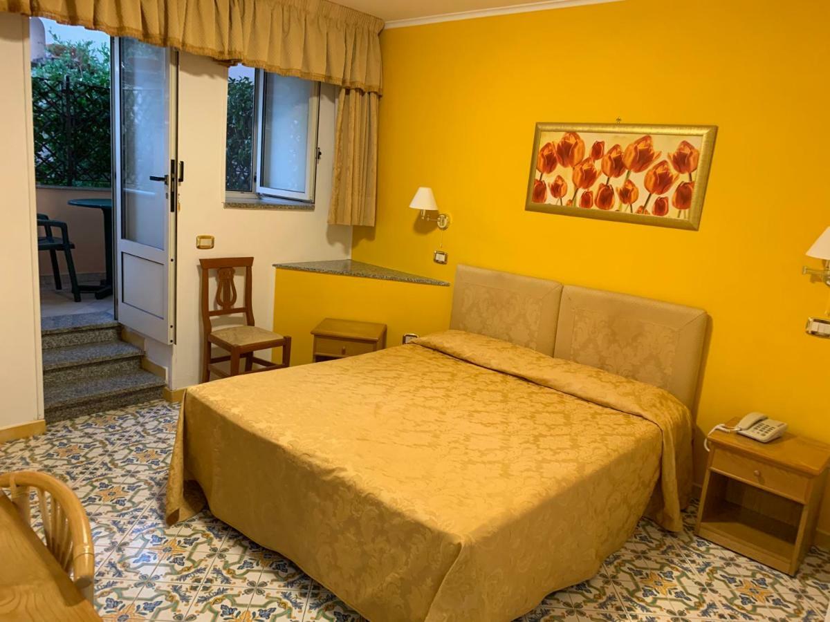 Hotel La Pergoletta Сант-Агата-суи-Дуэ-Гольфи Экстерьер фото