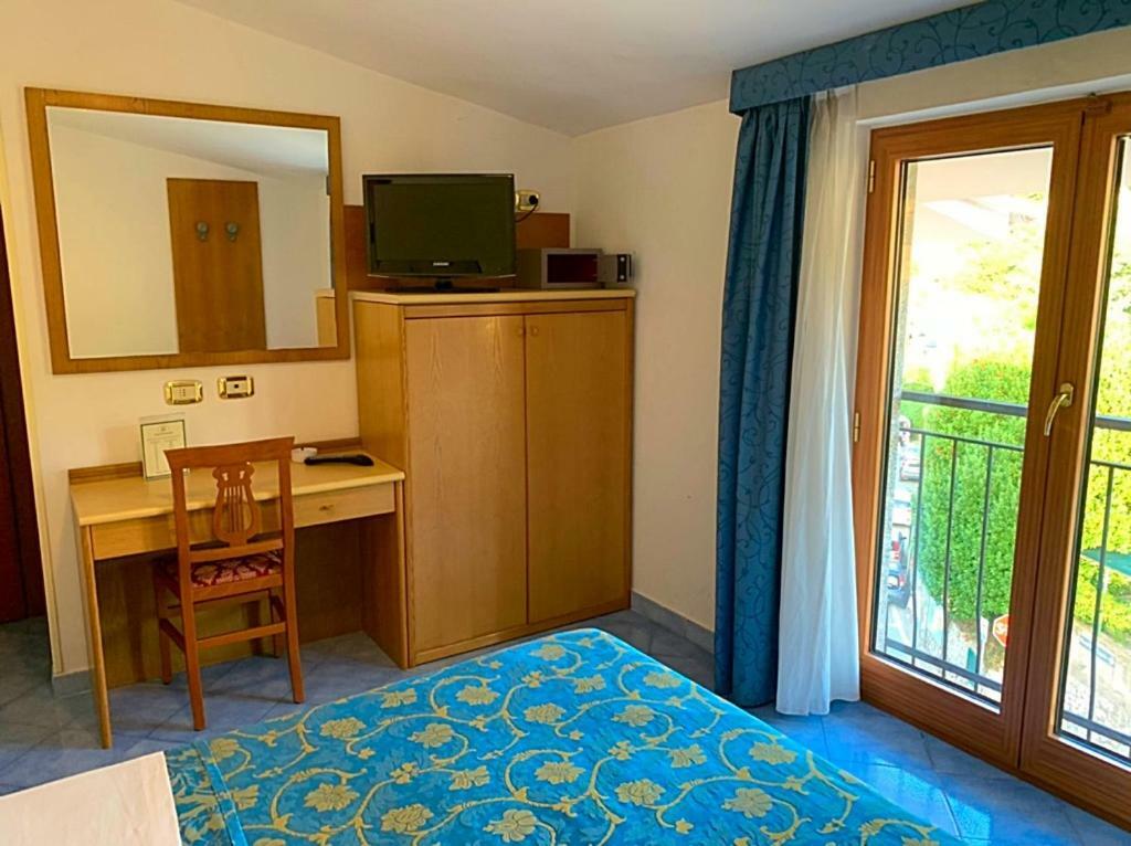 Hotel La Pergoletta Сант-Агата-суи-Дуэ-Гольфи Экстерьер фото